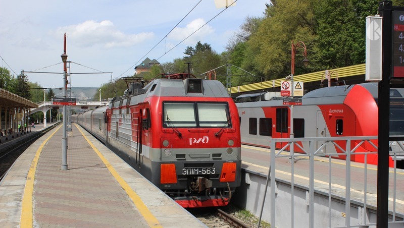 Железнодорожный вокзал Кисловодска оказался в топ-10 лидеров по числу пассажиров
