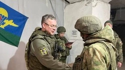 Губернатор Владимиров поздравил десантников с профессиональным праздником