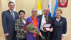Двум семьям Кисловодска вручили медали «За сохранение семейных ценностей» 