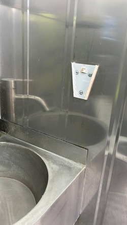 Вандалы украли дозаторы мыла и громкоговорители из туалетов в Кисловодске