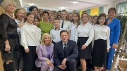 Евгений Моисеев и Ольга Казакова поздравили педагогов с Днём учителя