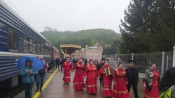 В Кисловодске встретили туристический поезд «Жемчужина Кавказа»