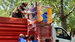 Бытовую технику и детские площадки отправили из Кисловодска в ЛНР