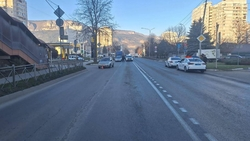 Переходивших дорогу в нарушение ПДД двоих детей сбила машина в Кисловодске