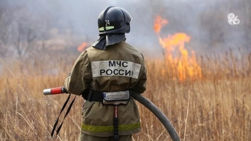 Для тушения пожара в Кисловодске задействовали 55 специалистов