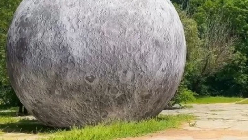 Луна вернулась в парк Кисловодска