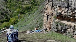 Более сотни спортсменов со всей России приняли участие в фестивале хайлайна и скалолазания в Кисловодске 