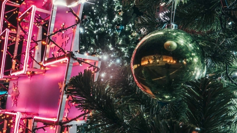 Трансляцию новогодней музыки запустили в подземных переходах Кисловодска