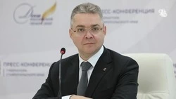 Губернатор Владимир Владимиров поздравил ставропольцев с Днём России