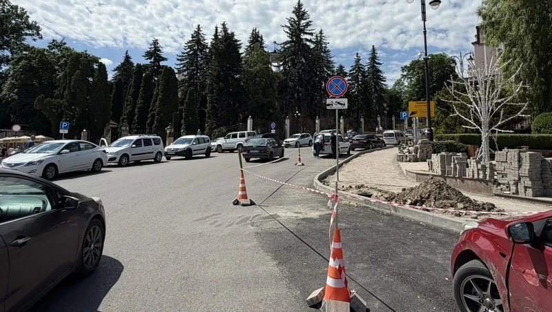 Ведущую к нацпарку дорогу ремонтируют в Кисловодске 