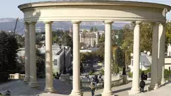 Евгений Моисеев поздравил жителей Кисловодска с 223-летием Кавминвод