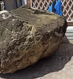 Каменная глыба упала с Кольцо-горы в Кисловодске — никто не пострадал