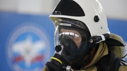 Кисловодские спасатели ликвидируют пожар в районе Олимпийского комплекса