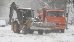 В уборке дорог после снегопада в Кисловодске задействована вся техника