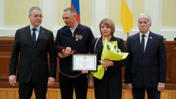 Глава Ставрополья поздравил многодетных родителей с наградами ко Дню Конституции