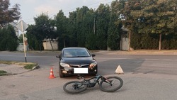 Легковой автомобиль сбил юного электровелосипедиста в Кисловодске