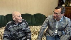 Глава Кисловодска поздравил ветерана ВОВ со столетним юбилеем