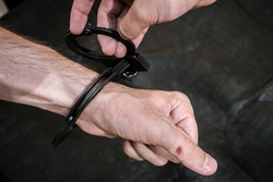Правоохранители задержали похитителей ценных картин из санатория Кисловодска