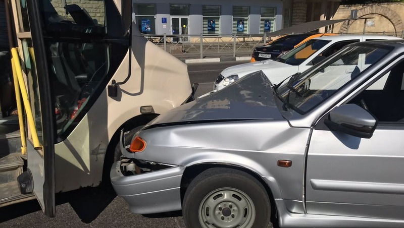 Авария с участием автобуса произошла в Кисловодске 