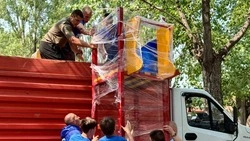 Бытовую технику и детские площадки отправили из Кисловодска в ЛНР