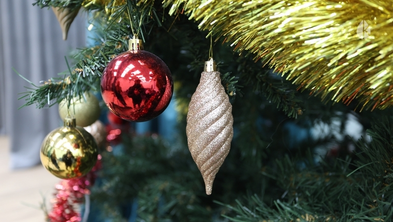 Электромобиль и поездку на курорт подарил глава Кисловодска детям